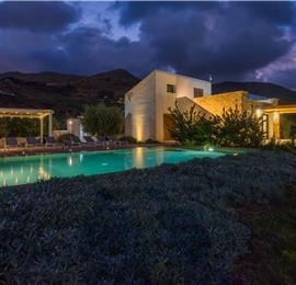 4 bedroom villa with infinity pool, Alcamo, sleeps 6-8